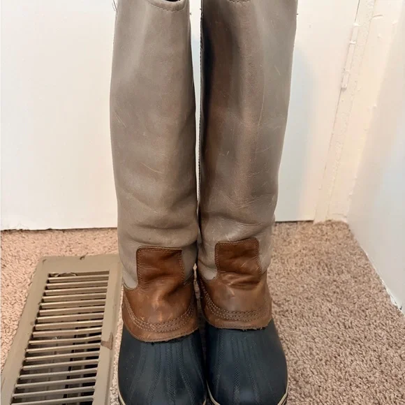 Sorel Winter Boots - Picture 5 of 8